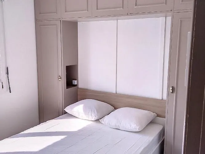 De La * Juan-les-Pins